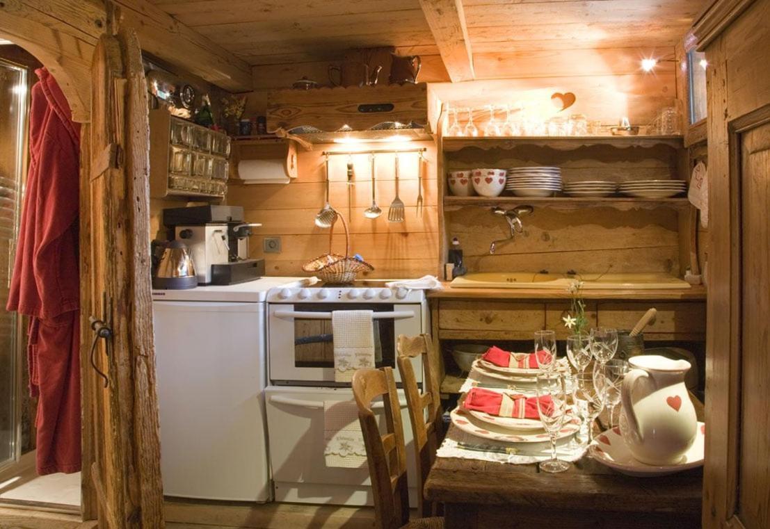שאמוני Hotel Les Chalets De Philippe Avec Jacuzzis Privatifs מראה חיצוני תמונה