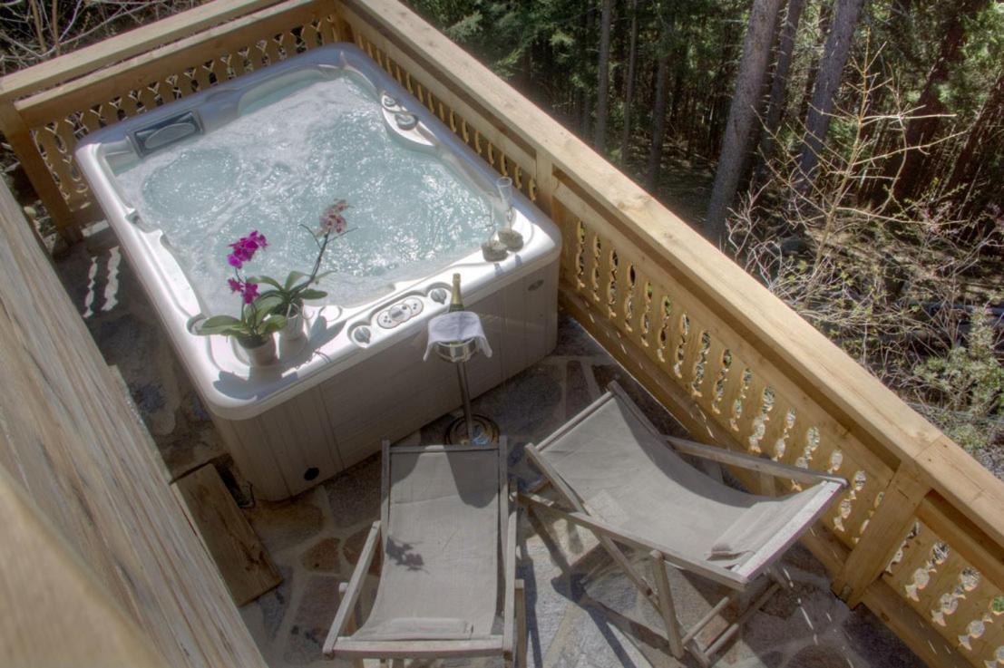 שאמוני Hotel Les Chalets De Philippe Avec Jacuzzis Privatifs מראה חיצוני תמונה